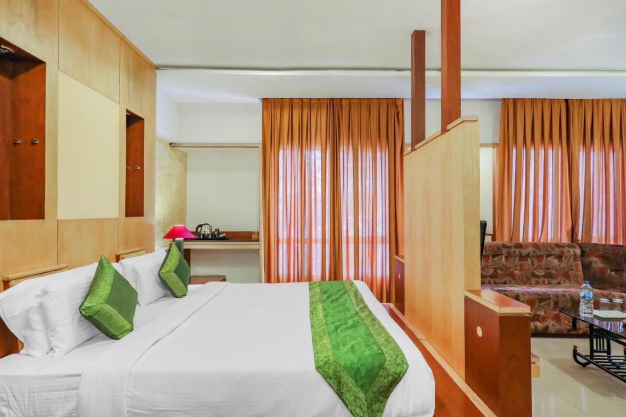 Treebo Trend Paradise, Indore Hotel Exterior foto